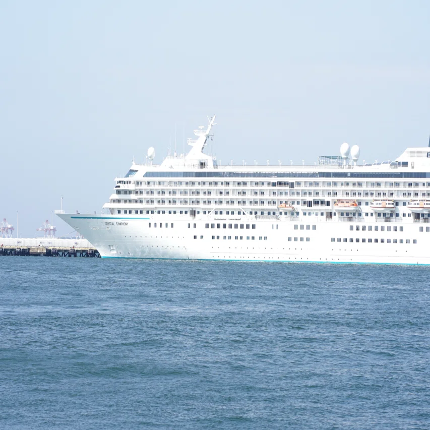 クルーズ客船「クリスタル・シンフォニー」Cruise Ship Crystal