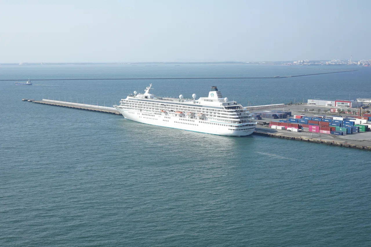 クルーズ客船「クリスタル・シンフォニー」Cruise Ship Crystal