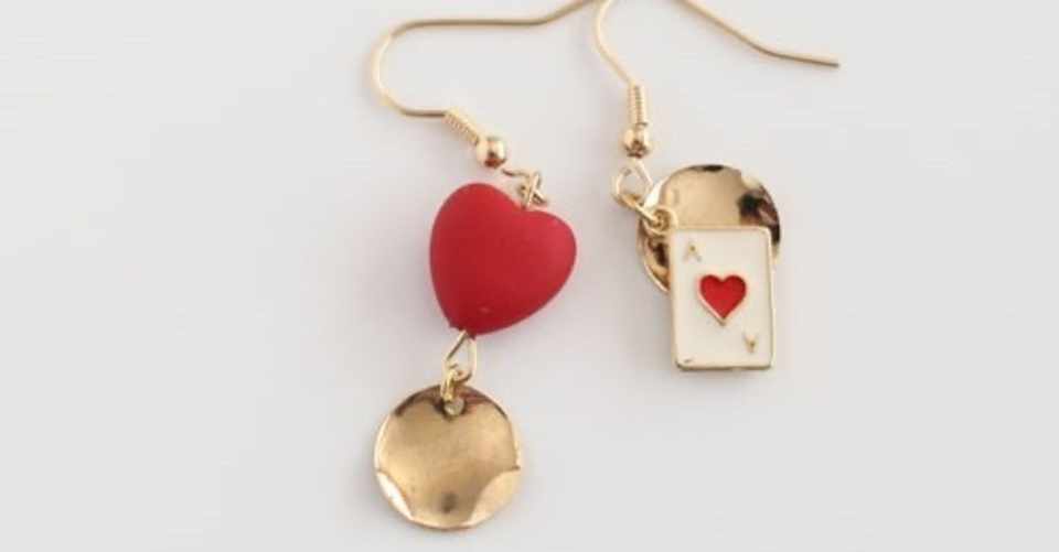 ハートとハートのエースとプレートのアシンメトリーなピアス イヤリング 一点もの Nemomo Note