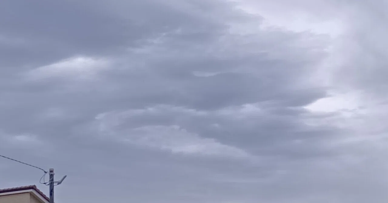 不思議な形の渦巻き雲が｜haruka