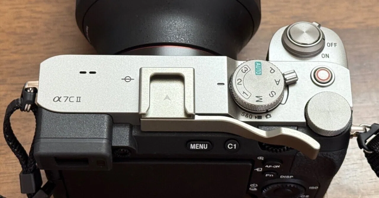 α7C IIのシルバーは、実物で見るとかなり良い──商品写真では伝わら