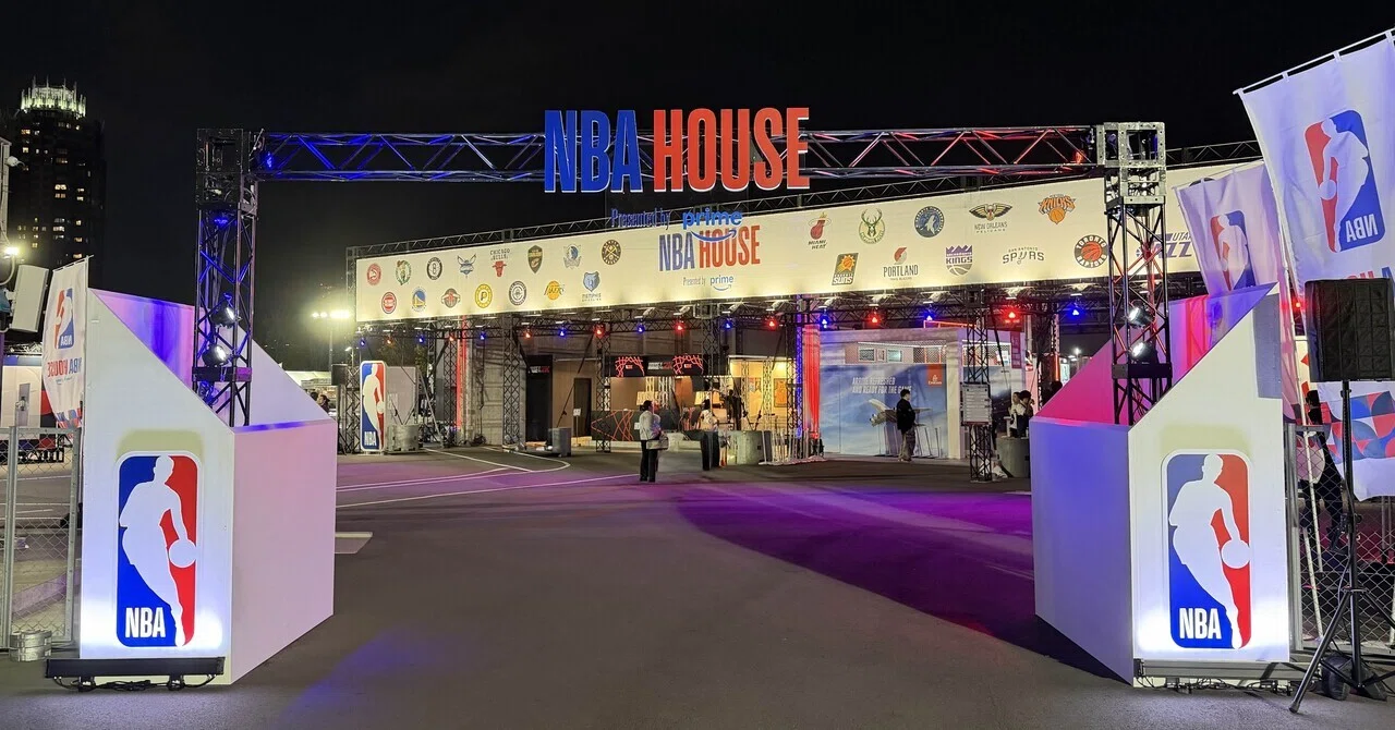 非売品】新品未開封 NBA HOUSE チームロゴ クッション【値下げ検討可】