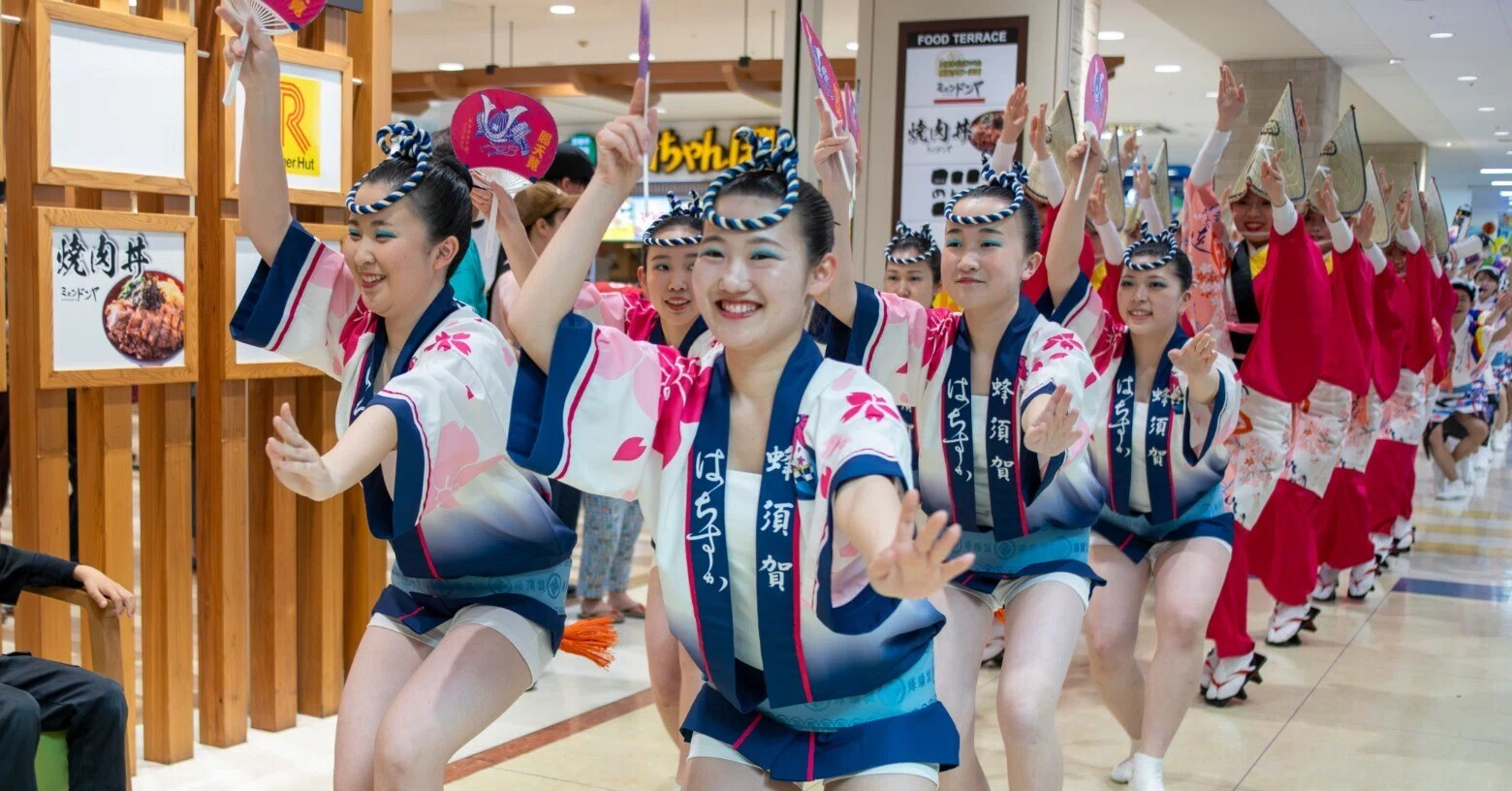 編集長日誌｜日常が舞台に変わる瞬間｜猿楽社｜阿波踊りの感動を世界へ