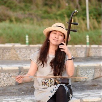 「私の物語」/二胡弾き