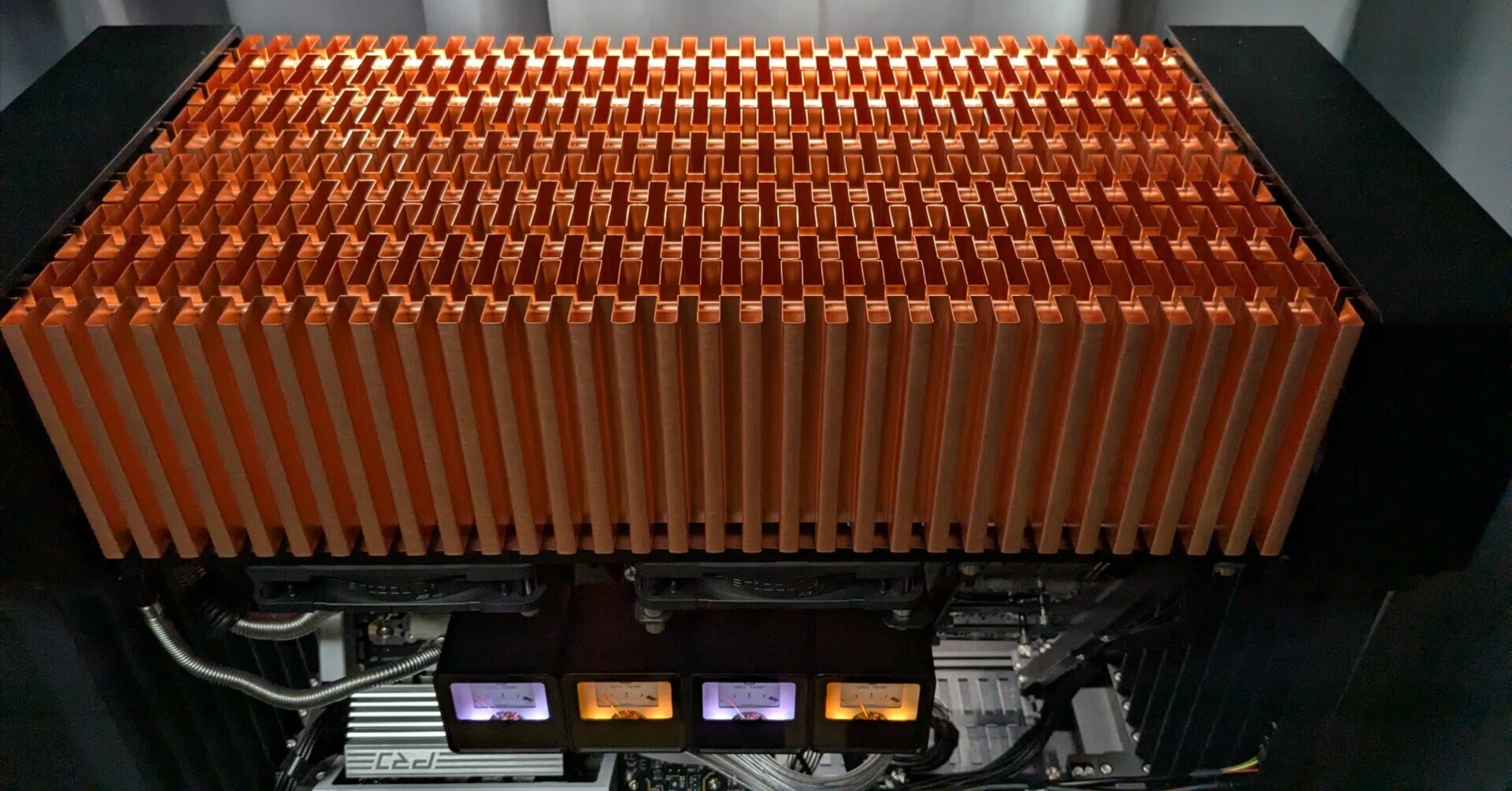 自作PC】完全ファンレスケースで組んでみた。(Streacom SG10