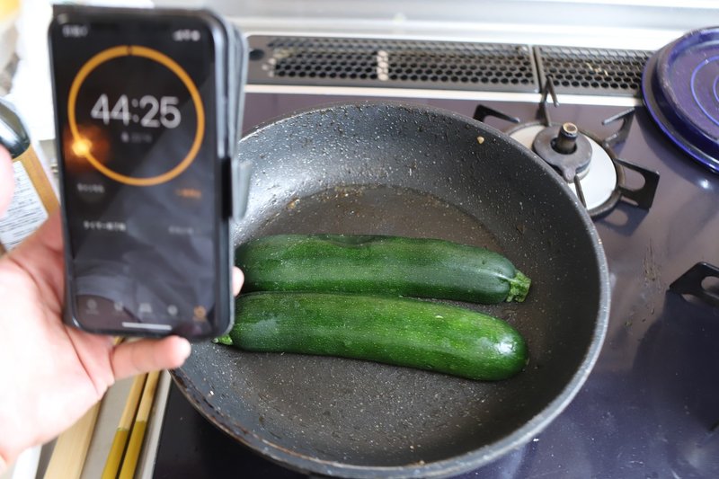 ズッキーニの60分焼き 樋口直哉 Travelingfoodlab Note