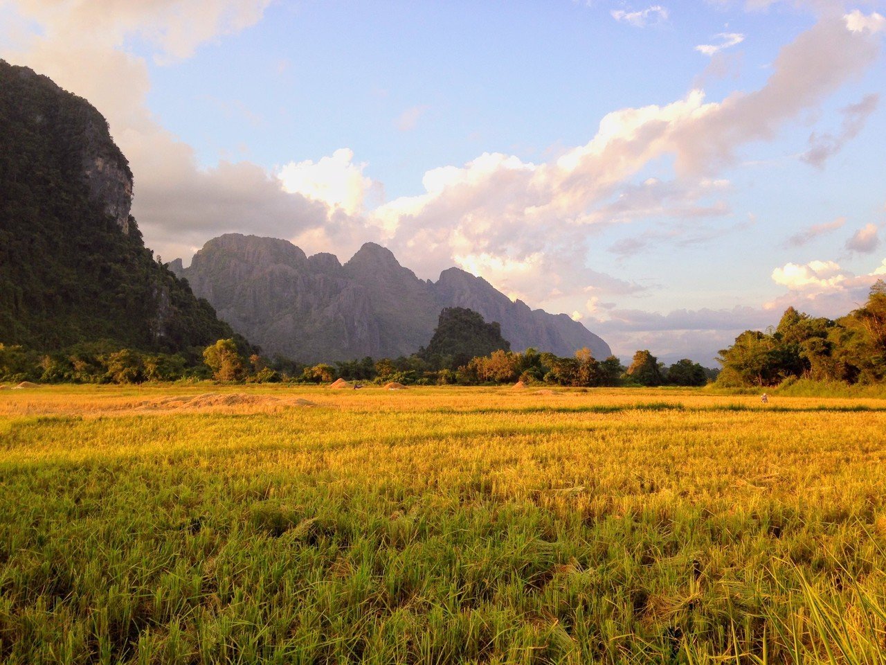 なぜ 田園風景 を 懐かしい と感じるのか ラオス バンビエン 1枚の写真から 添乗員さん 旅行情報局 Note なぜ 田園風景 を 懐かしい と感じるのか ラオス バンビエン 1枚の写真から 添乗員さん 旅行情報局 Note