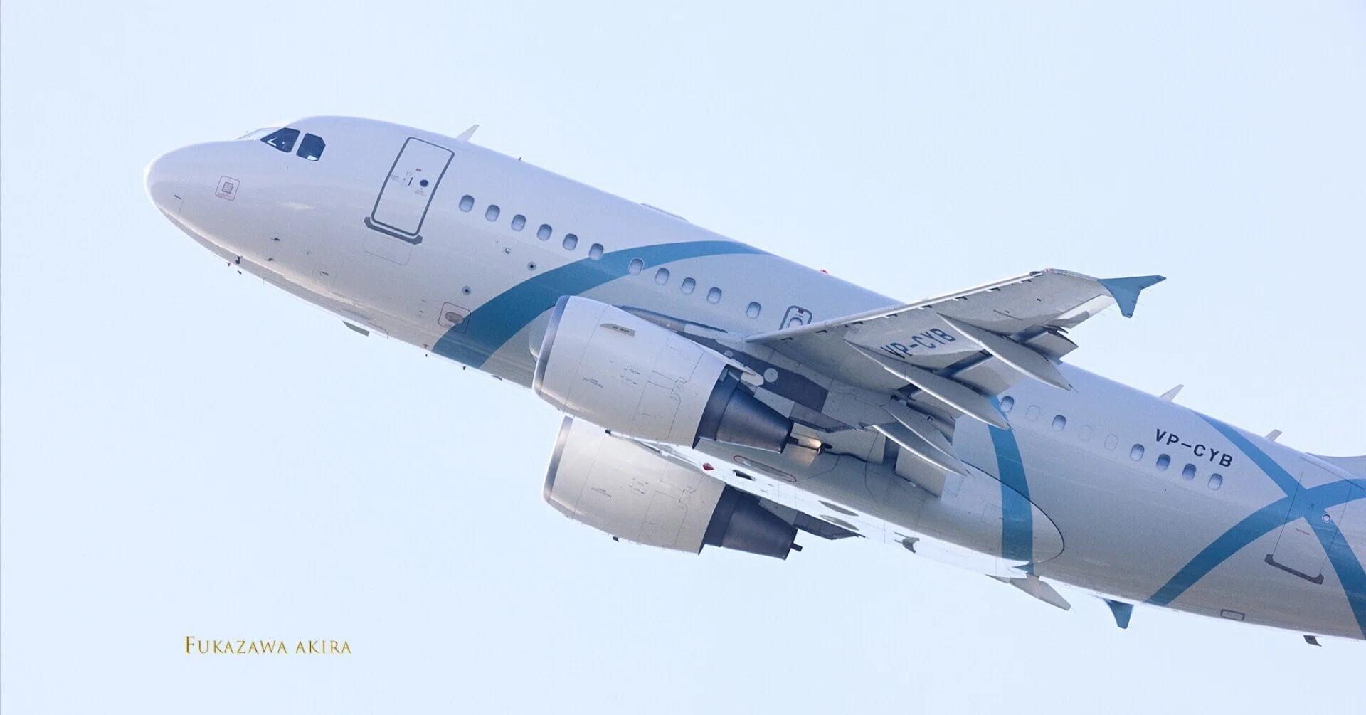 日本では珍しいエアバスA318｜ただのフォトグラファーでは終わらない
