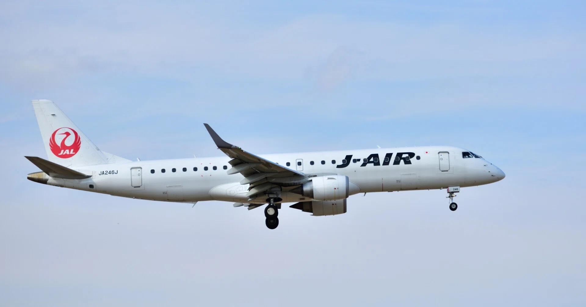 エンブラエル ERJ-190-100（ERJ-190STD）｜光と風のアルバム