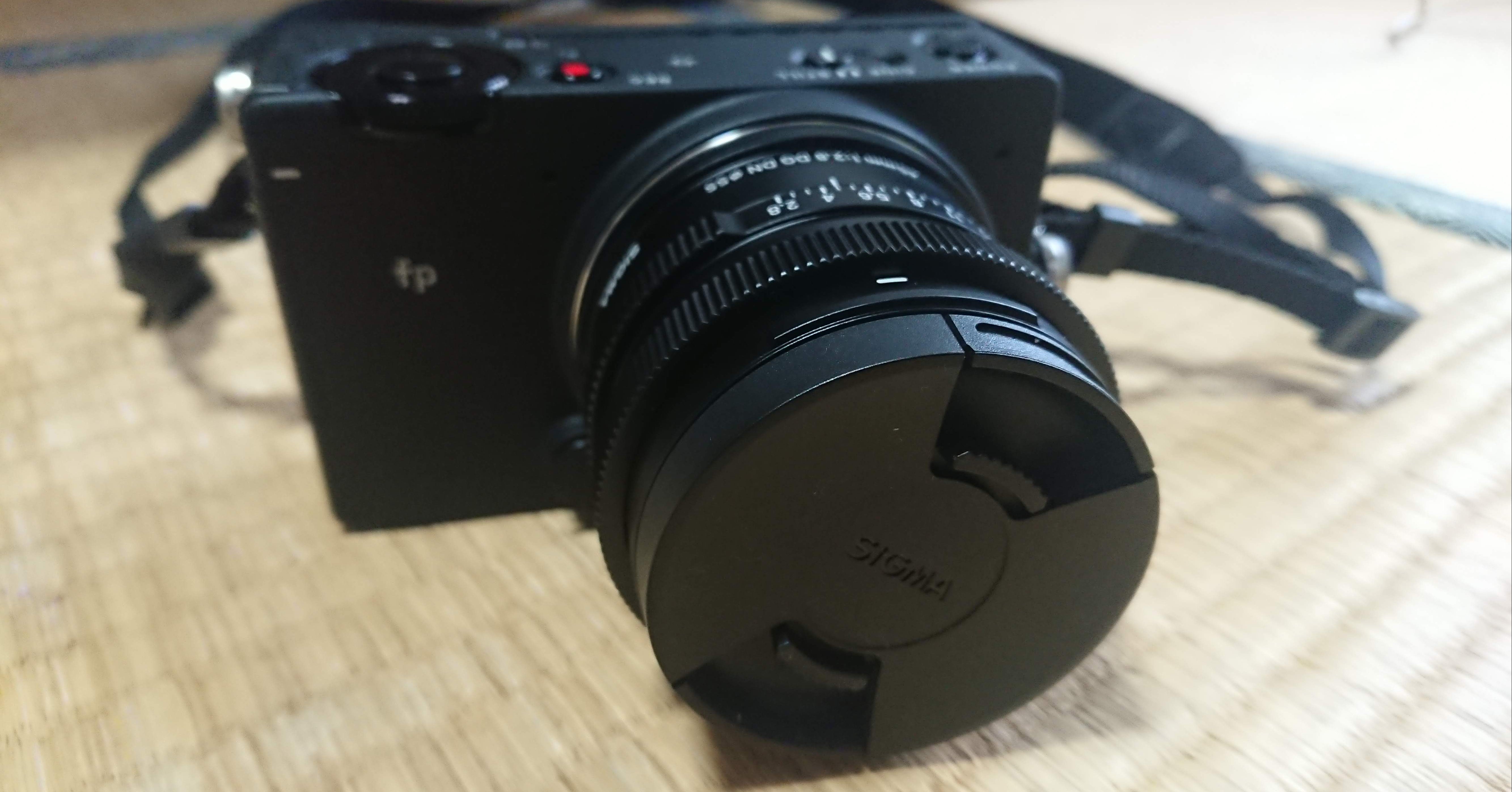 SIGMA fp 本体 おまけ付き Sigma fp（箱付き) - メルカリ