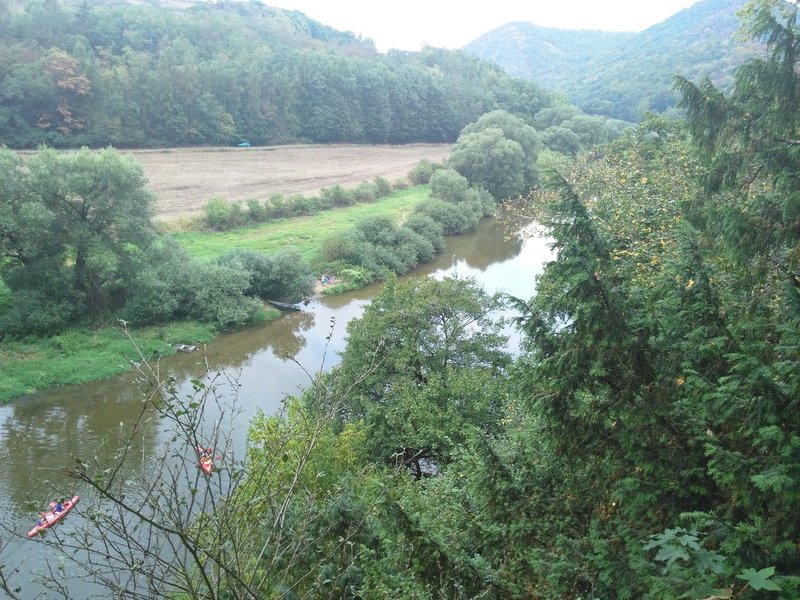 典型的な田舎の川