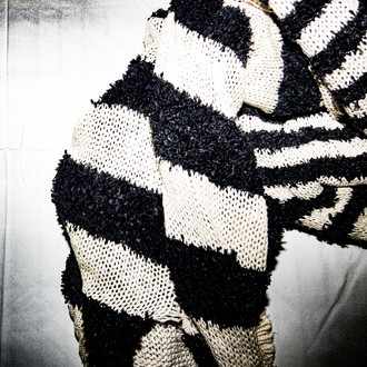 セフレの首筋にバレないようにキスマークをつけていたら 重ねるように同じ場所に噛み跡がつけられていた 知らない男 と交換日記をしてる 彼女にはパイパンにしてもらった Dokuro Kaminari Note