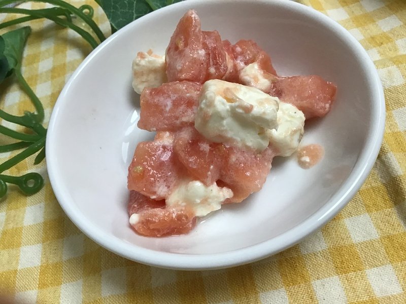 2歳のおかず トマトとクリームチーズの和え物 中田家庭保育所の給食 保育士 離乳食インストラクター 中田馨 Note