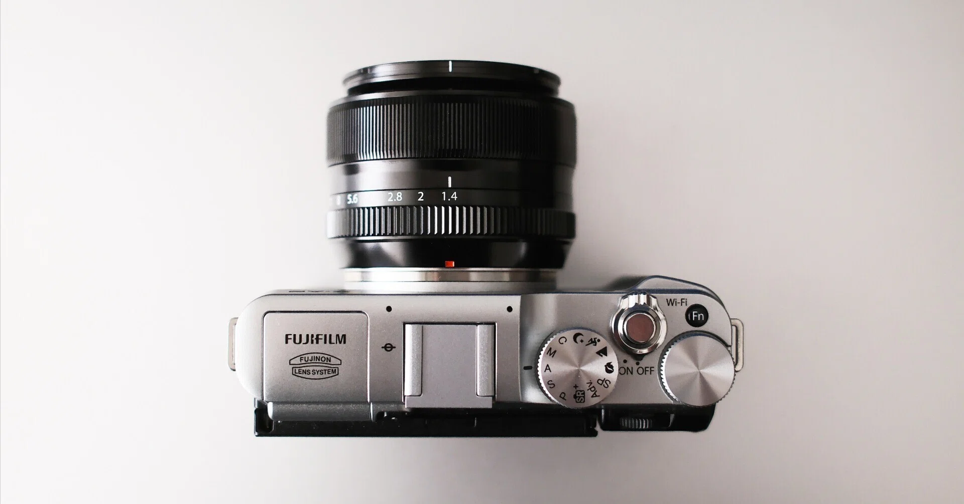 4万円で買えるFUJIFILMのカメラ「X-A2」と最強コンデジ「X100VI」の