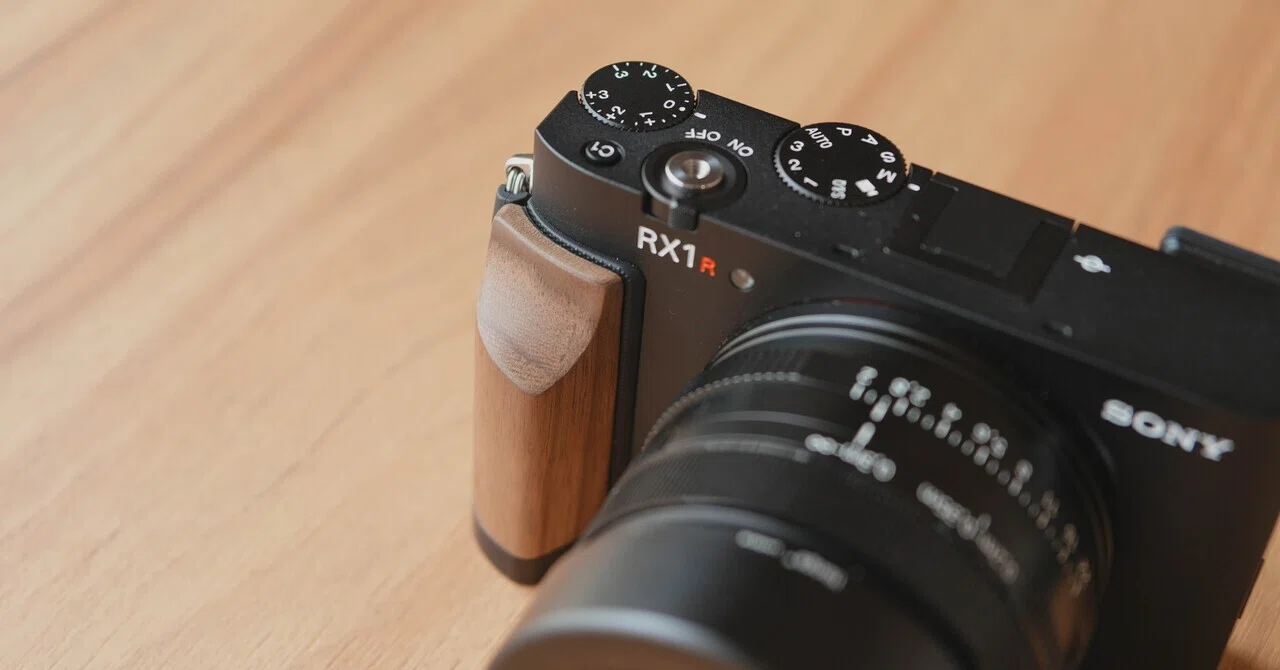 RX1R IIIの木製グリップを比較レビュー。雰囲気を変える2製品から選ん 