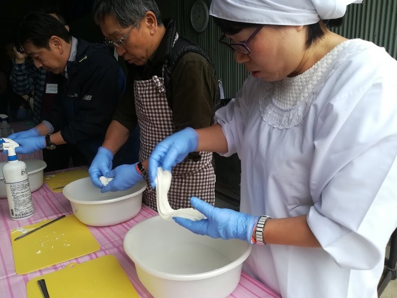 搾りたての新鮮な牛乳からつくる「生モッツァレラチーズ」づくりツアー~酪農家北村さんがご案内、チーズ2種食べ比べからアイス試食まで~旅行観光愛知42