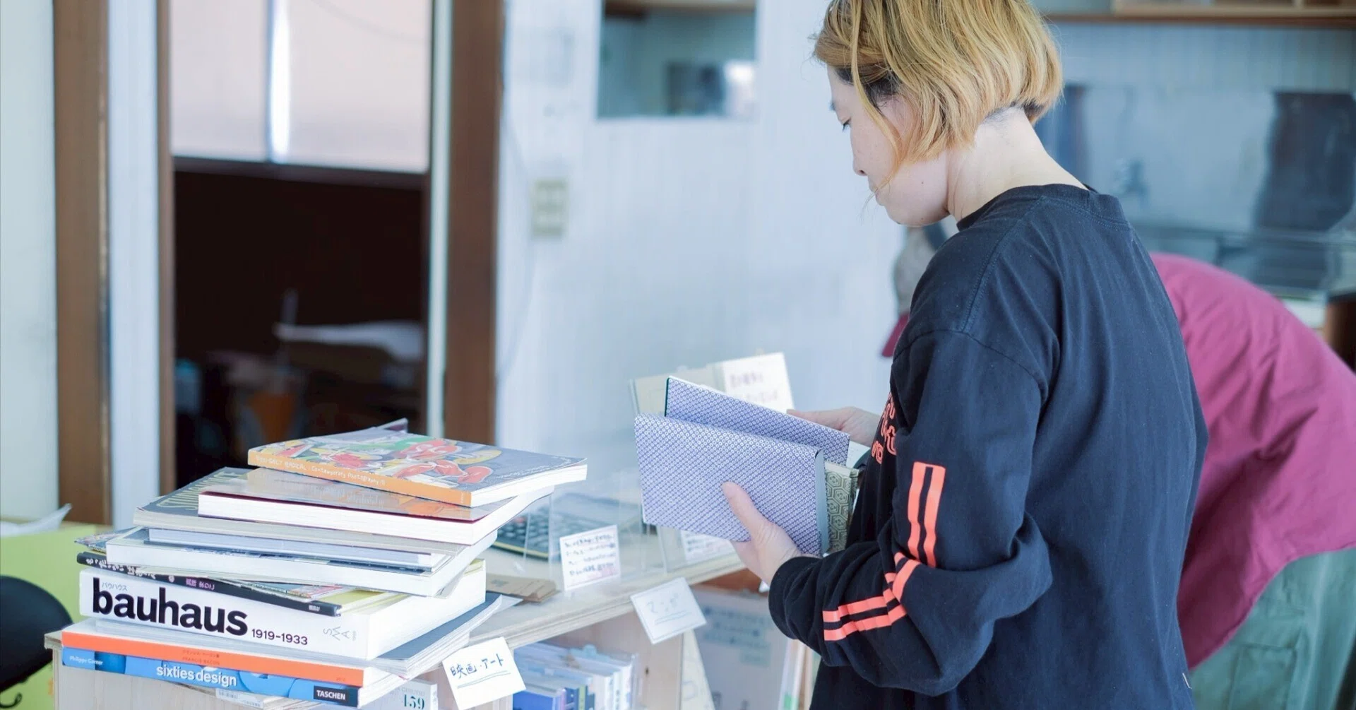 離れていても、地元に関われる。──東京在住の私が下市に本屋を開いた