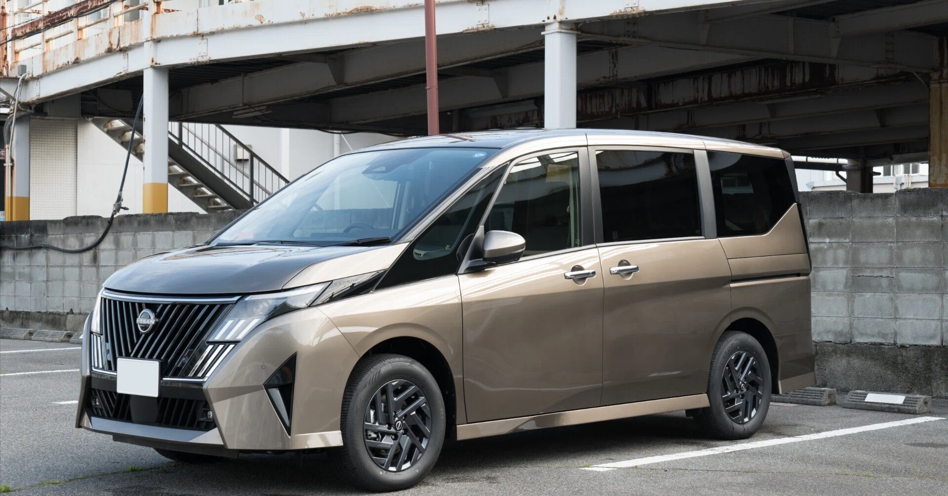 Vehicle Delivery] Nissan Serena e-4ORCE Highway Star V Crystal