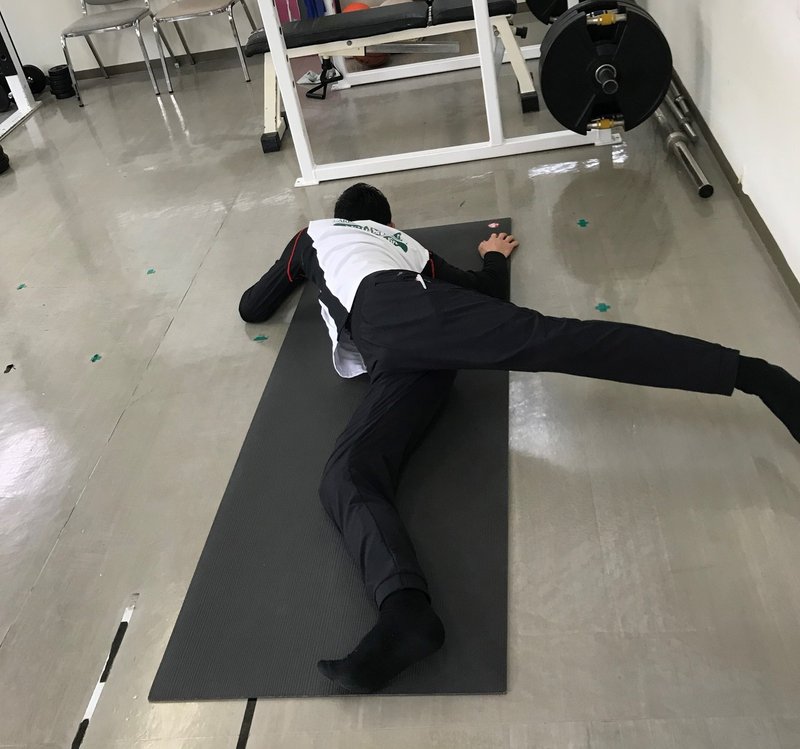 自粛期間で身体が固まってしまったあなたに実施してほしいストレッチ Watanabe アスリートジャーナル 渡辺接骨院 Note