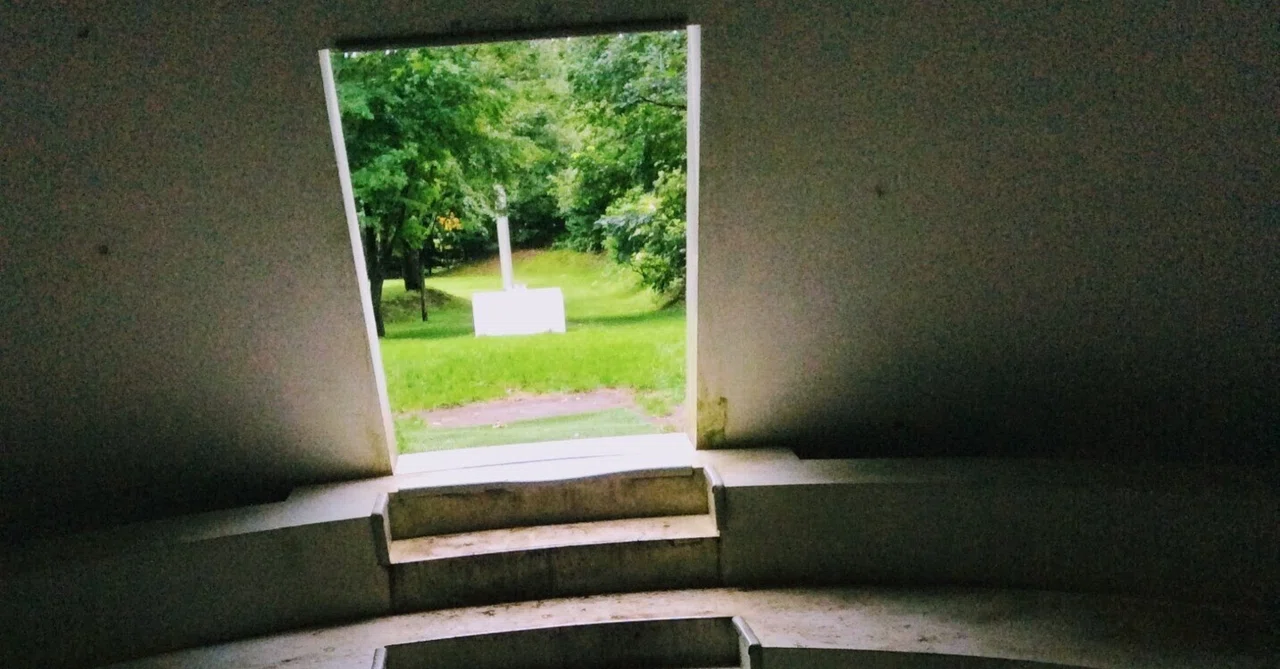 Art That Crosses Boundaries | What I Saw Within the Stairs.｜慶鹿