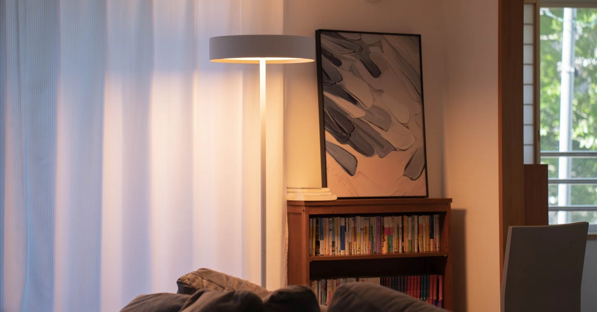 ART WORK STUDIO Glow LED-floor lampレビュー｜リビング照明を「Glow