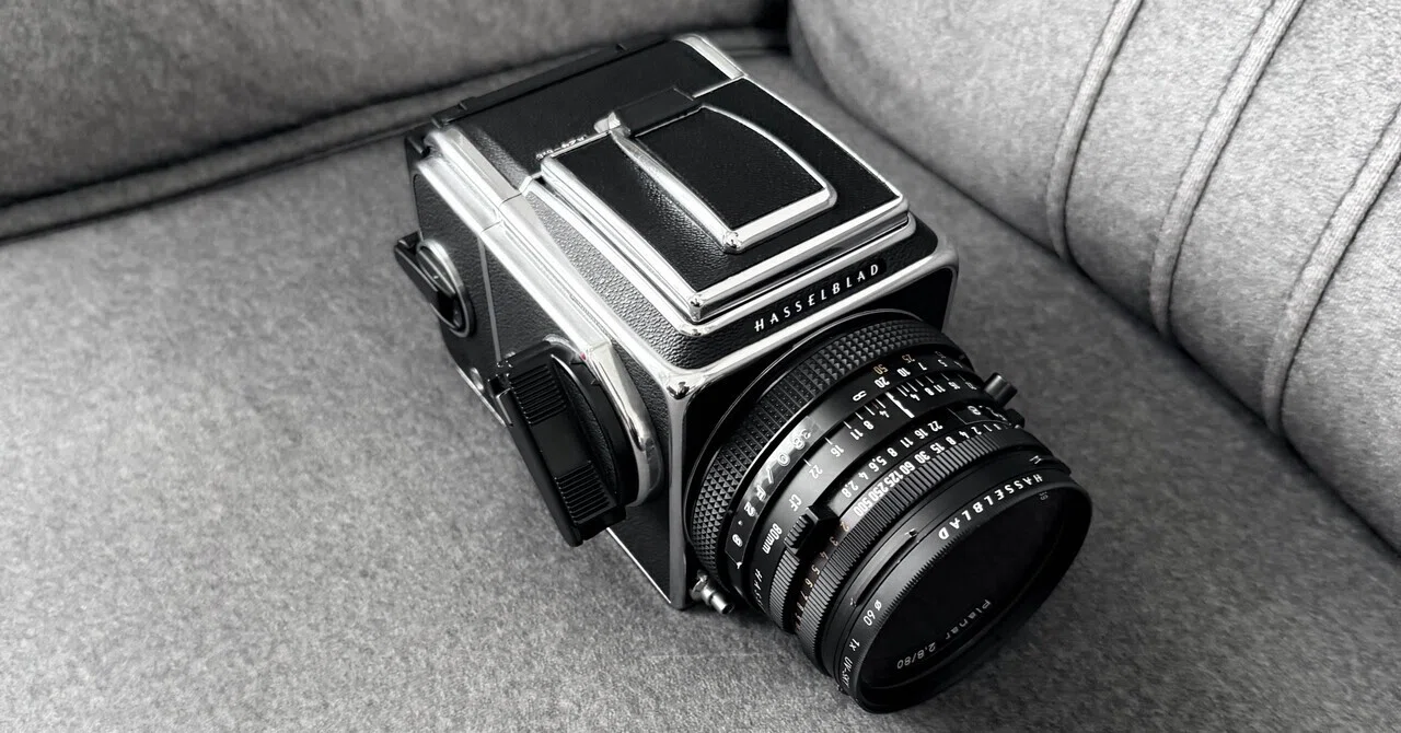 新品同様　Hasselblad 500cm C/M ボディのみ　写真のレンズ無し HASSELBLAD 500C/Mの撮影体験が想像の500倍良かった話｜sadasue