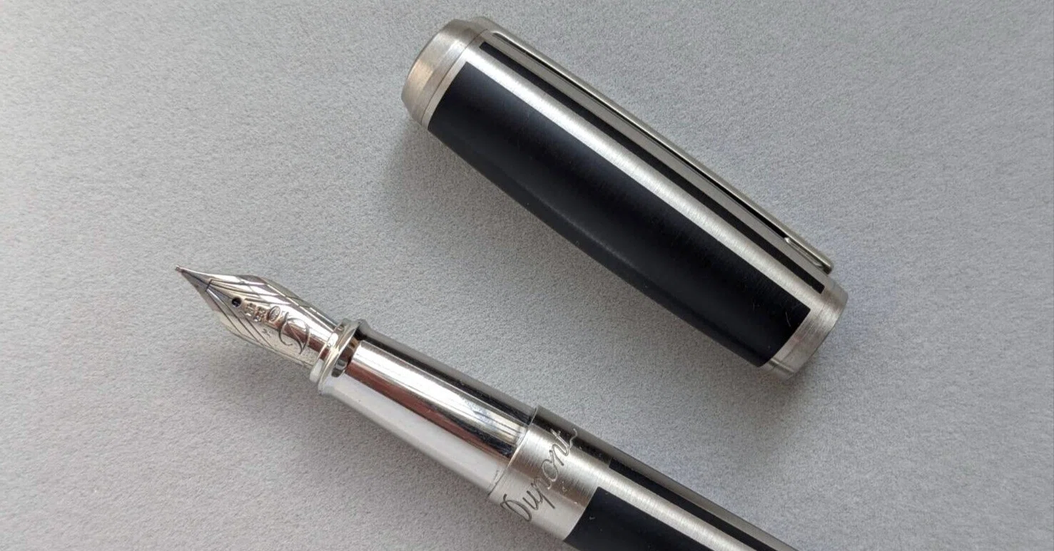 Heavy Fountain Pen: S.T. Dupont Line D Black Lacquer｜clon