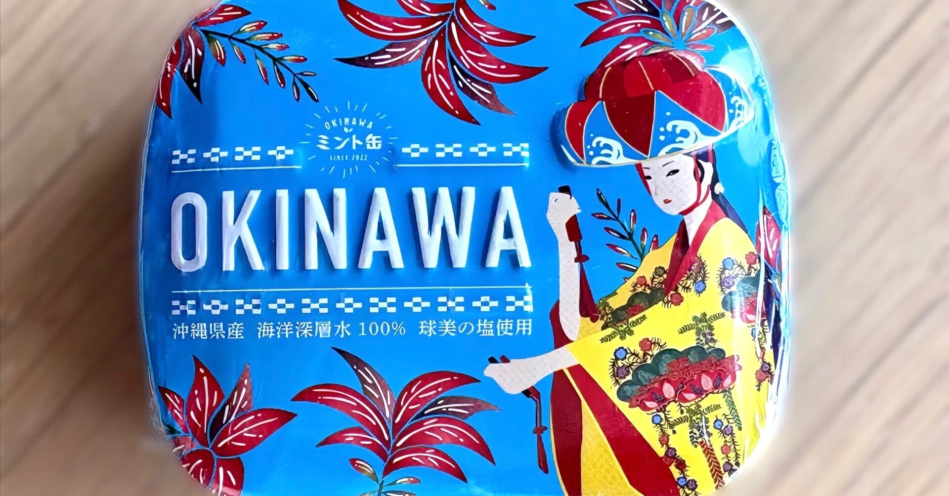 沖縄発！大人気ミント缶。仕掛けたのはスーパーカーにも乗っちゃう美人