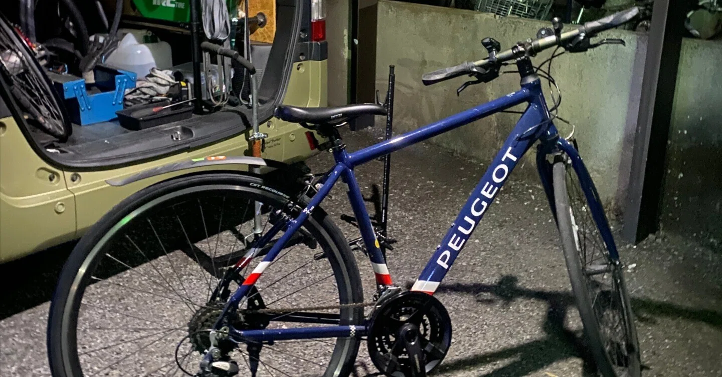 多摩市南野｜通学クロスバイク 後輪タイヤ交換事例】｜自転車出張修理