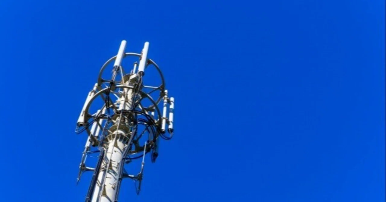 What kind of work do base stations do?｜スマホバンドラボ