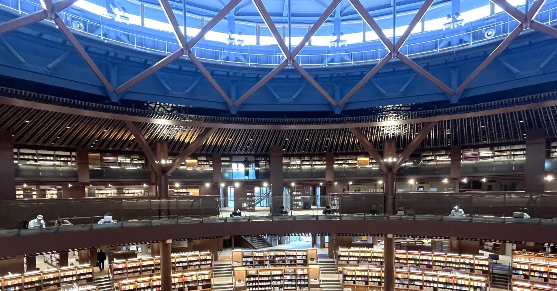 視察レポート〈石川県立図書館〉｜すさきのすづくり
