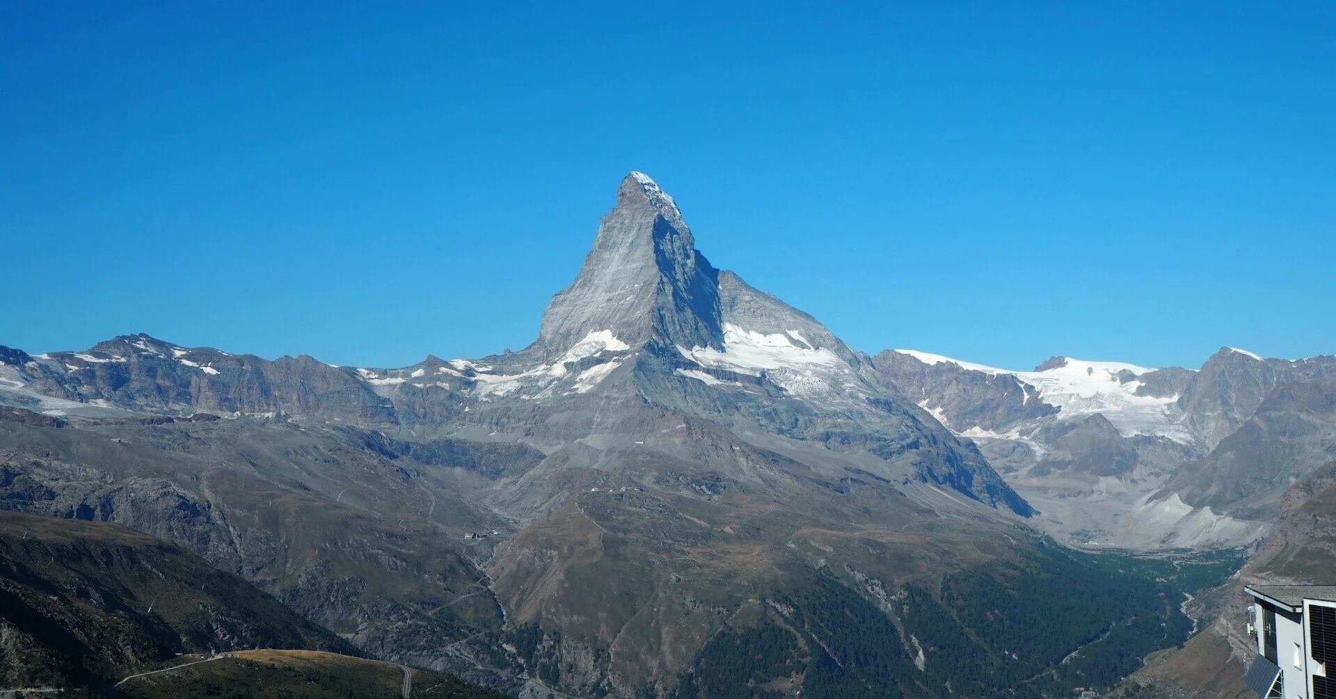 予定変更でブラウヘルトへ🏔️ | 鋭い角度のマッターホルン（スイス