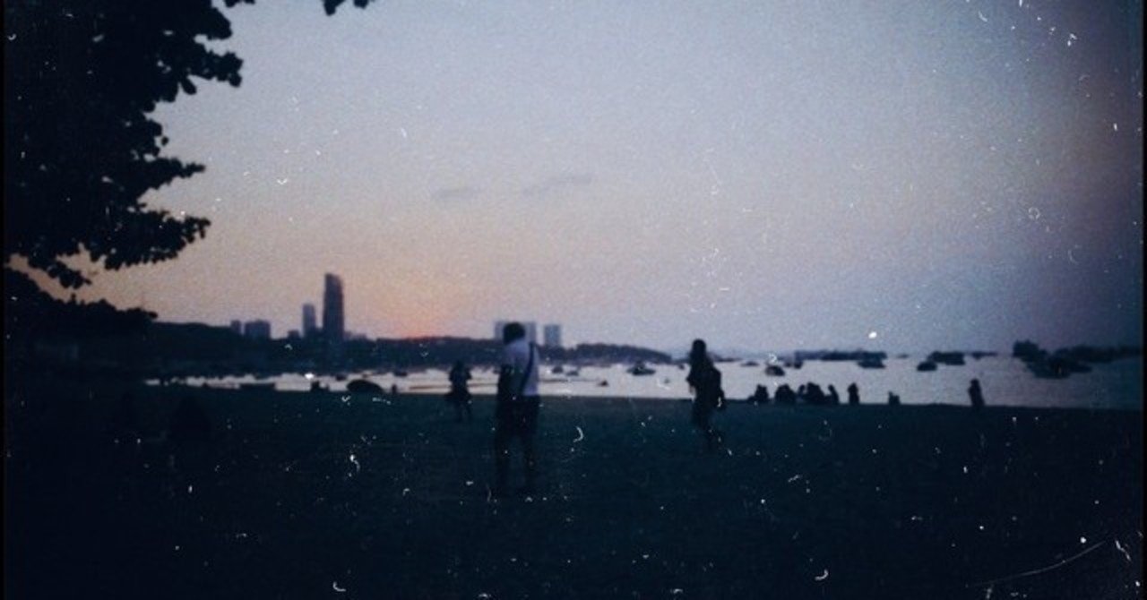 後悔と悩みのない人生というのは 幸福かもしれないが一本線で全く深みのない コンビニで売っている紙皿のような人生だという感じがする やひろ Note