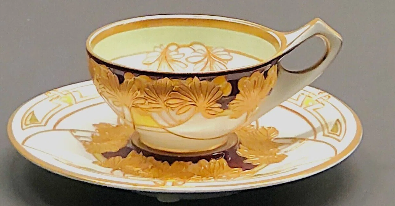 展覧会レポ】ティーカップから紐解く、華麗なるモダンデザイン【三井 
