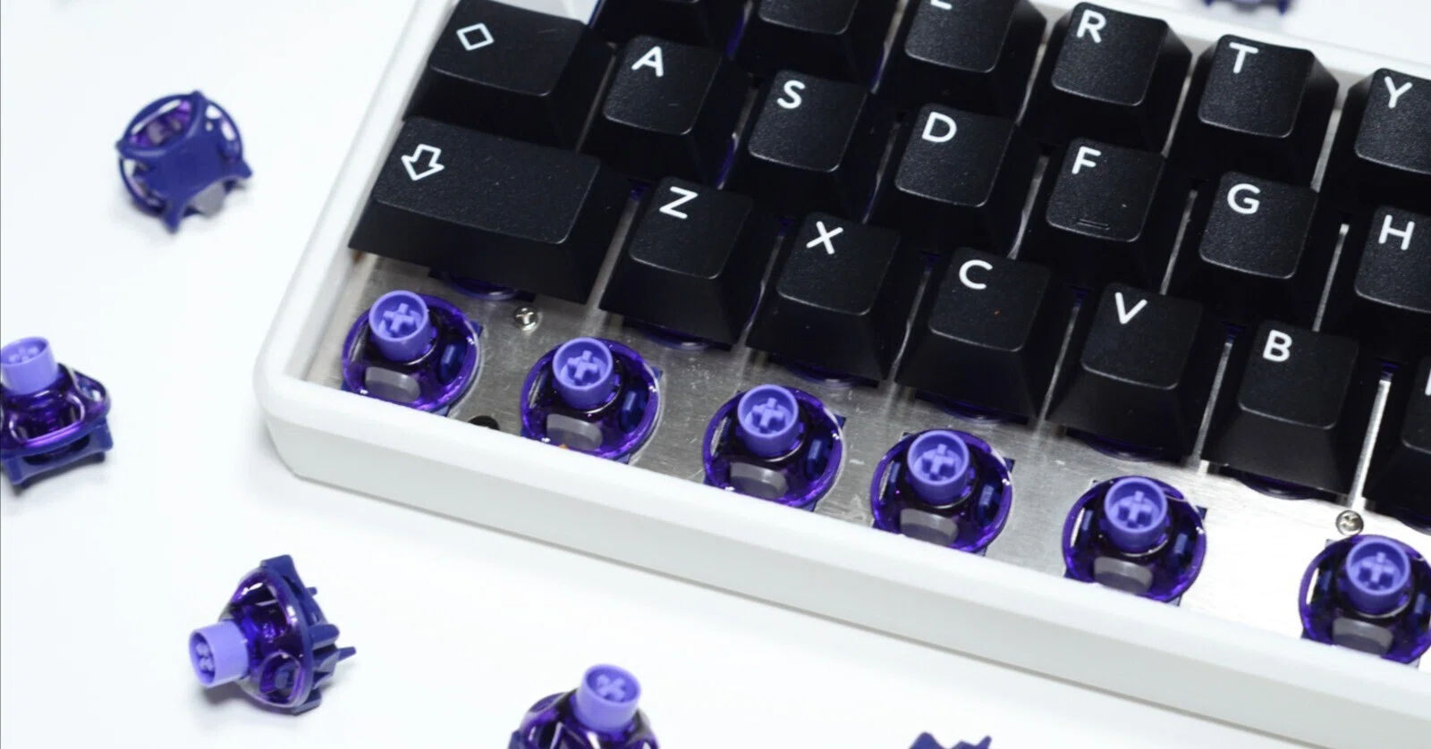 GravaStar UFO Magnetic Switch 打鍵音が魅力的＆軸ブレのない操作感