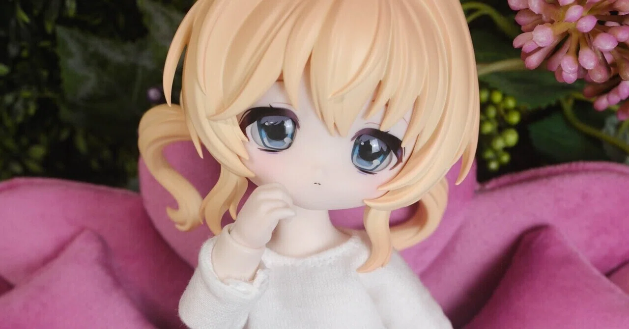 次々と流れゆくブラインドドールたち…なんとか着せ替えを楽しむため