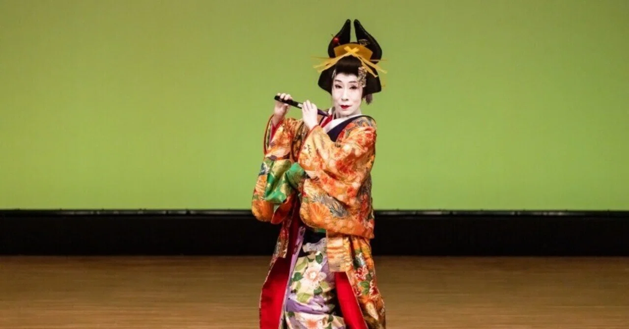 猫背が治る？日本舞踊の基本姿勢がもたらす「美しい姿勢」の作り方