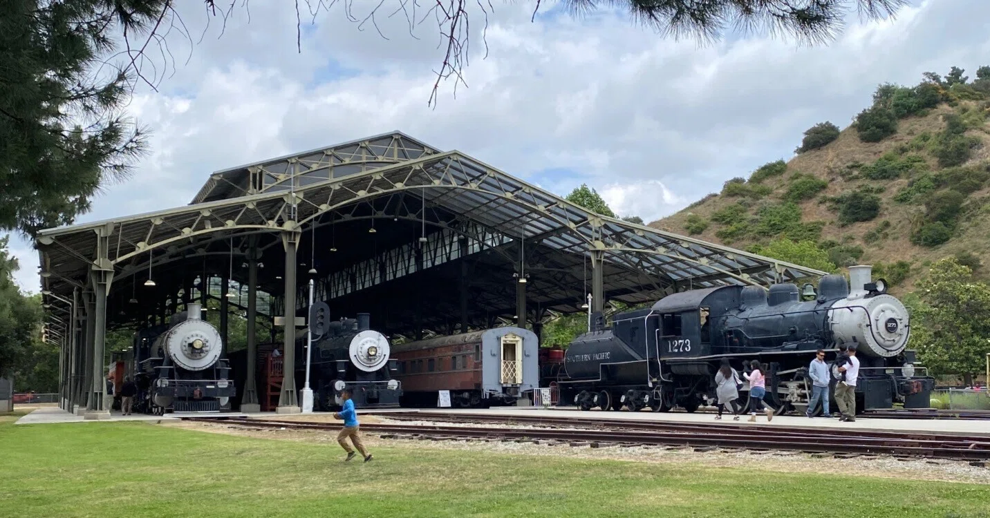 ロサンゼルスの屋外型鉄道博物館｜豊洲機関区