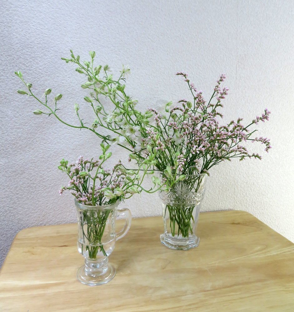 細やかなお花達の小瓶花飾り 花と日々 Yas Note