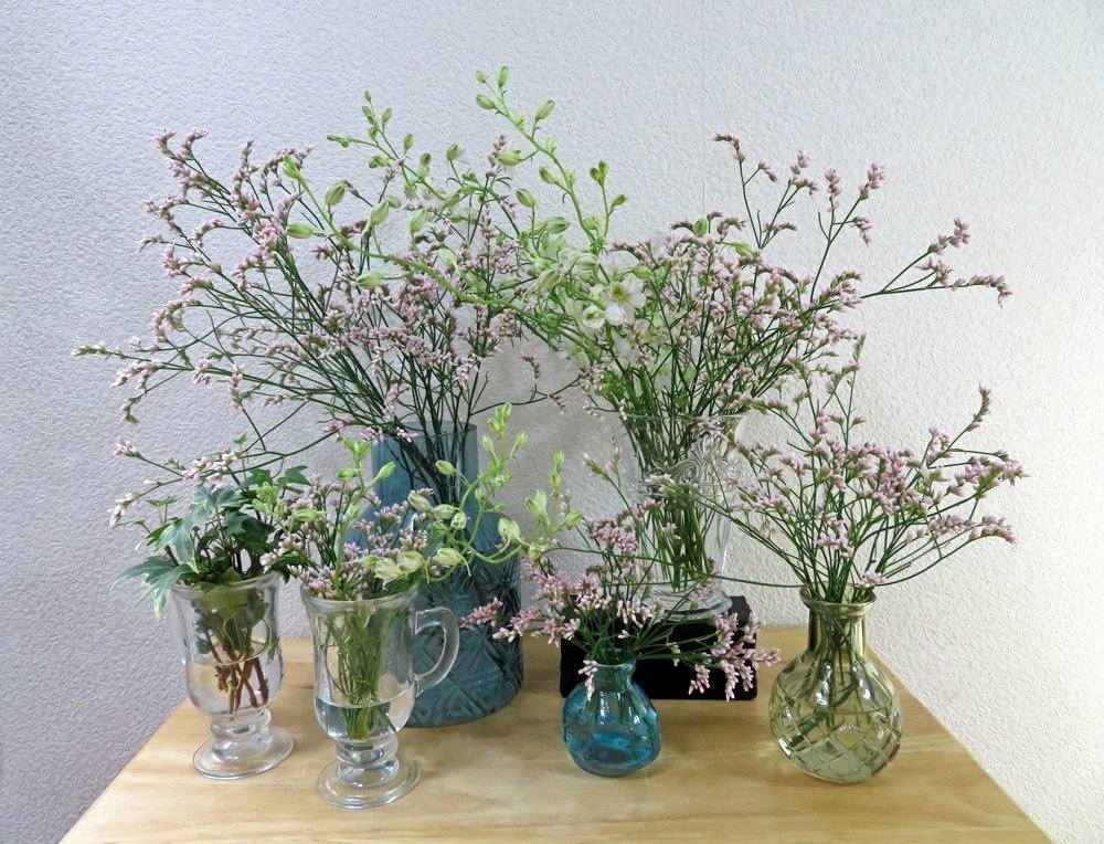 細やかなお花達の小瓶花飾り 花と日々 Yas Note