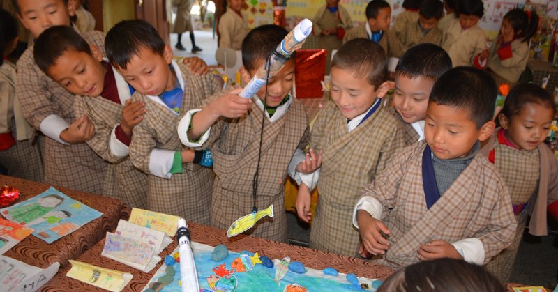 ブータンの小学校の１日の様子。