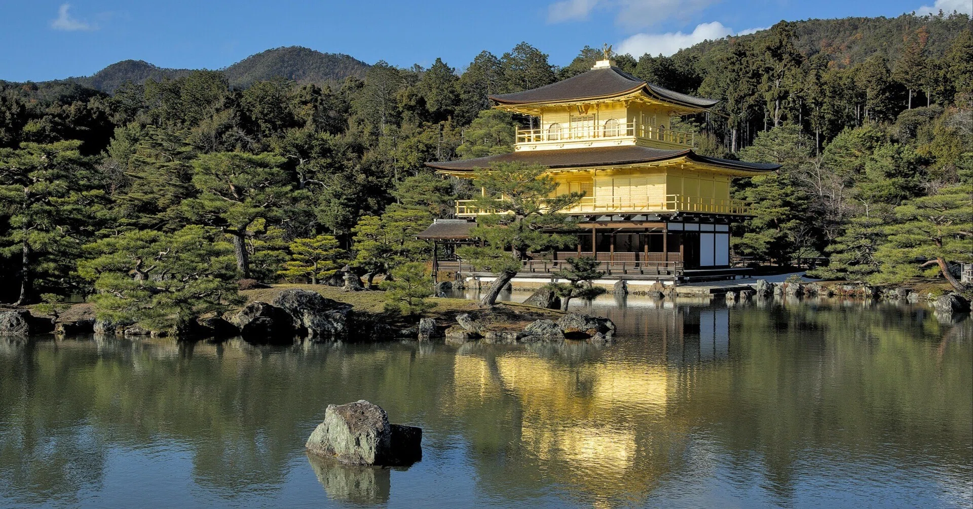 金閣寺+++。世界遺産4つを歩いて巡る、汗だくの京都散歩。｜くに旅