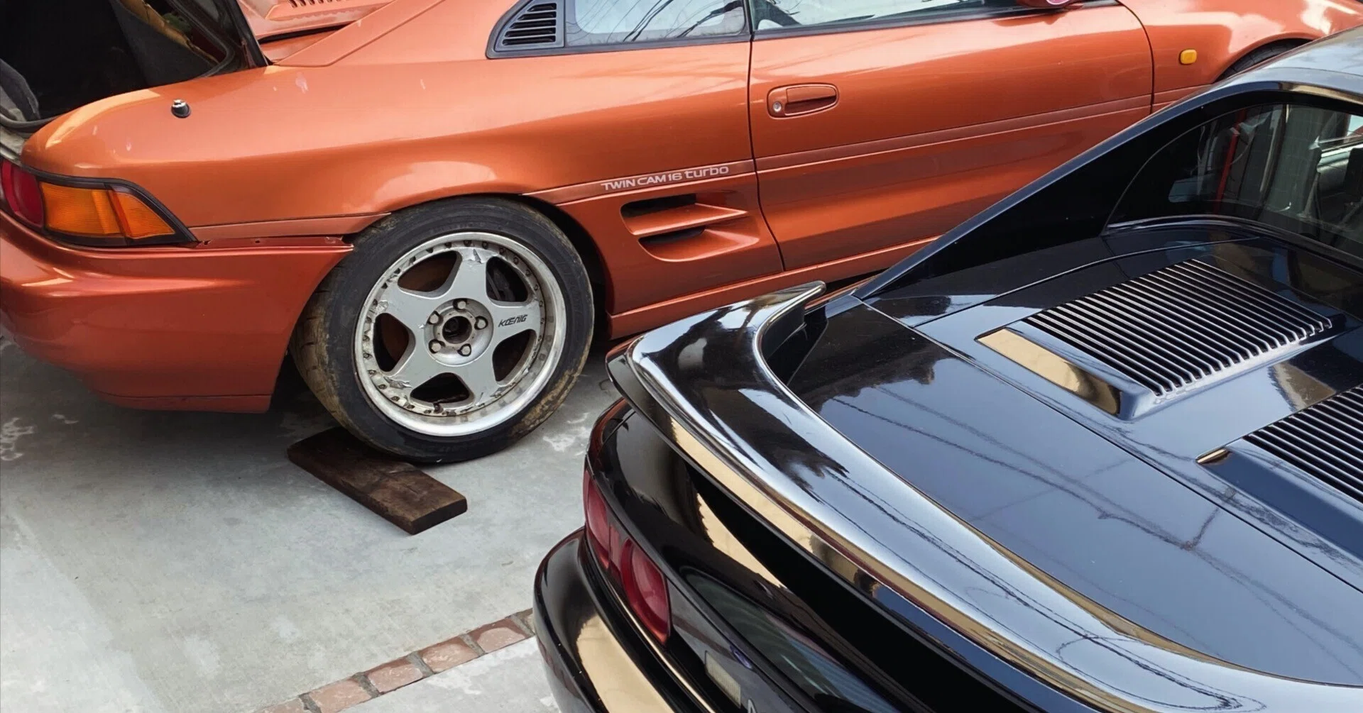 MR2 SW20をオコす(ステッカー剥がし、室内清掃)｜スマイリー佐藤