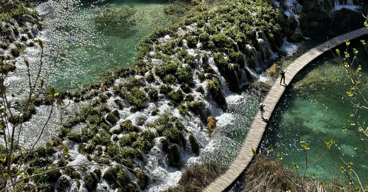 クロアチアの滝の楽園、プリトヴィツェ湖群国立公園で癒しの散歩旅