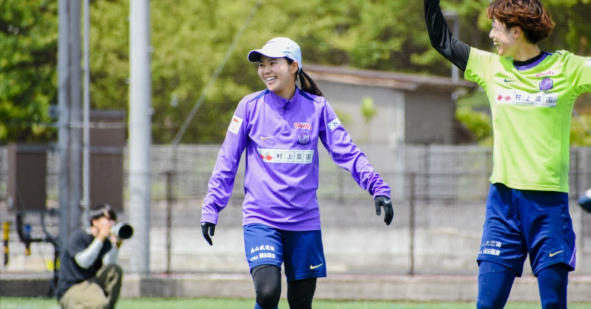 あ*さ様 サンフレッチェ広島レジーナ 8 小川愛選手 クリスマスポストカード 2 サンフレッチェ広島レジーナ｜MF小川愛、背番号8｜湊昂大／Kota Minato