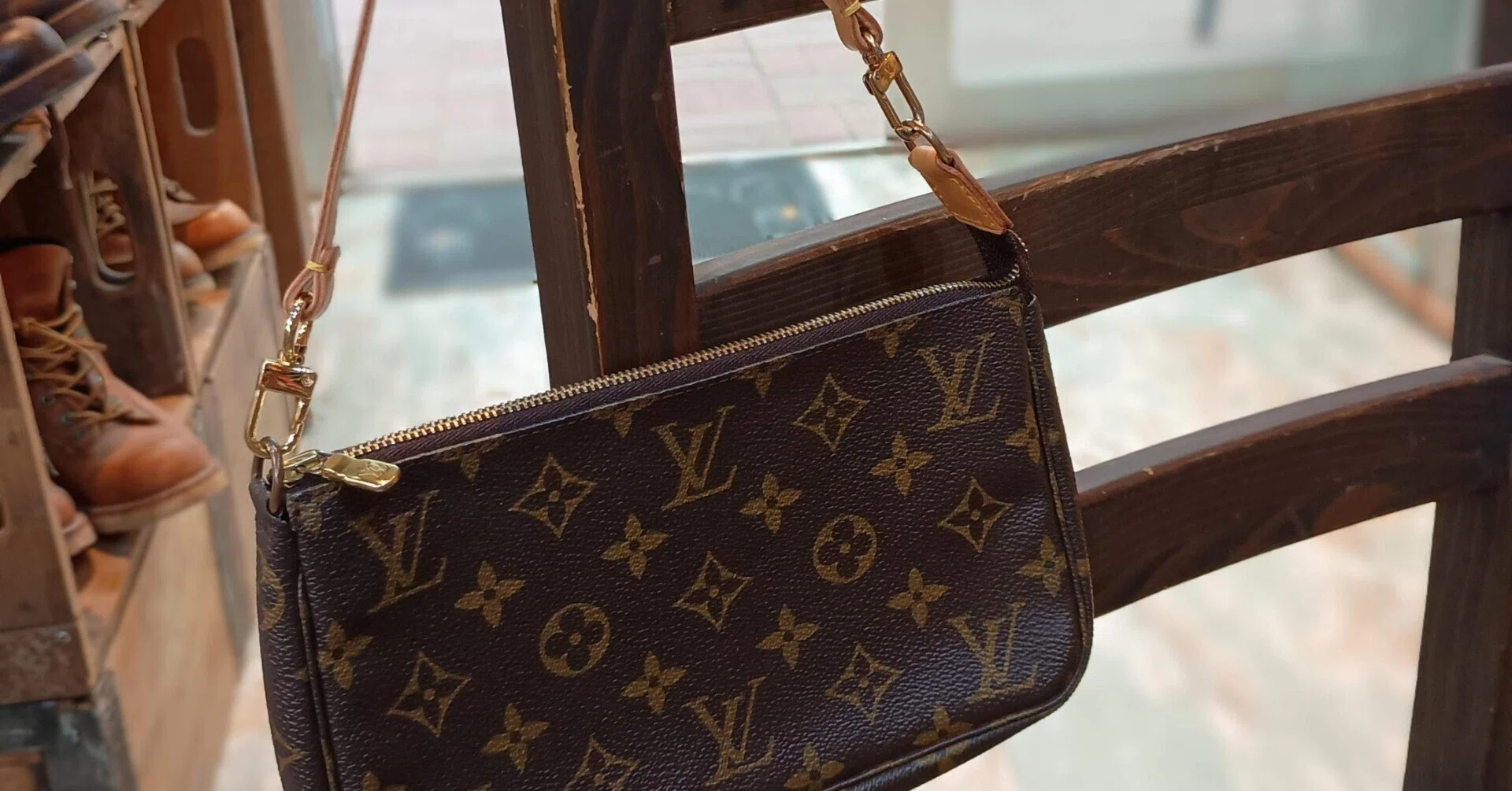 Bag Repair] Strap Replacement for Louis Vuitton 'Pochette