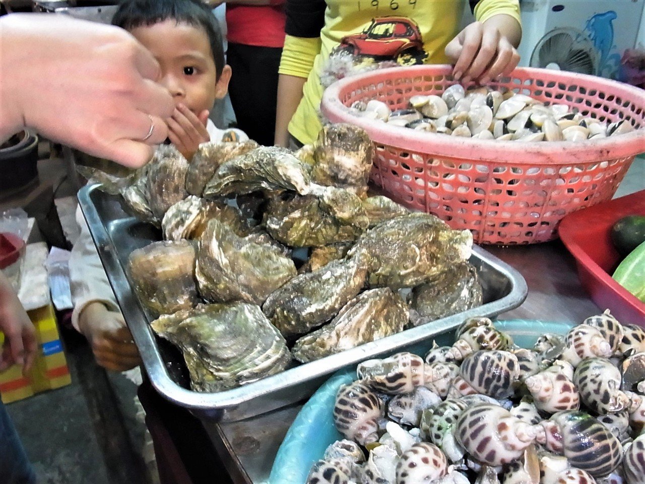 ハノイの旧市街で生エビを生春巻きの皮で巻いた 在住歴年が話したい本当のタイと見てきたこととうまい話と Note ハノイの旧市街で生エビを生春巻きの皮で巻いた 在住歴年が話したい本当のタイと見てきたこととうまい話と Note