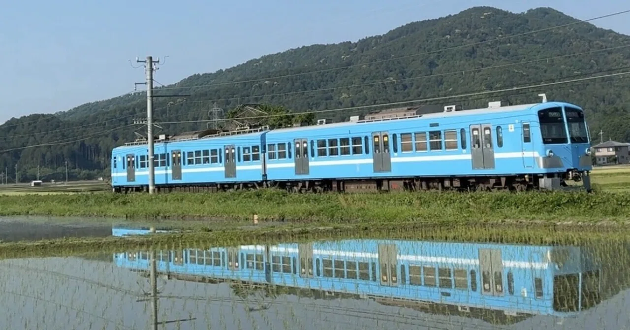 日常エッセイ】水田に映る列車を待つ朝｜のり