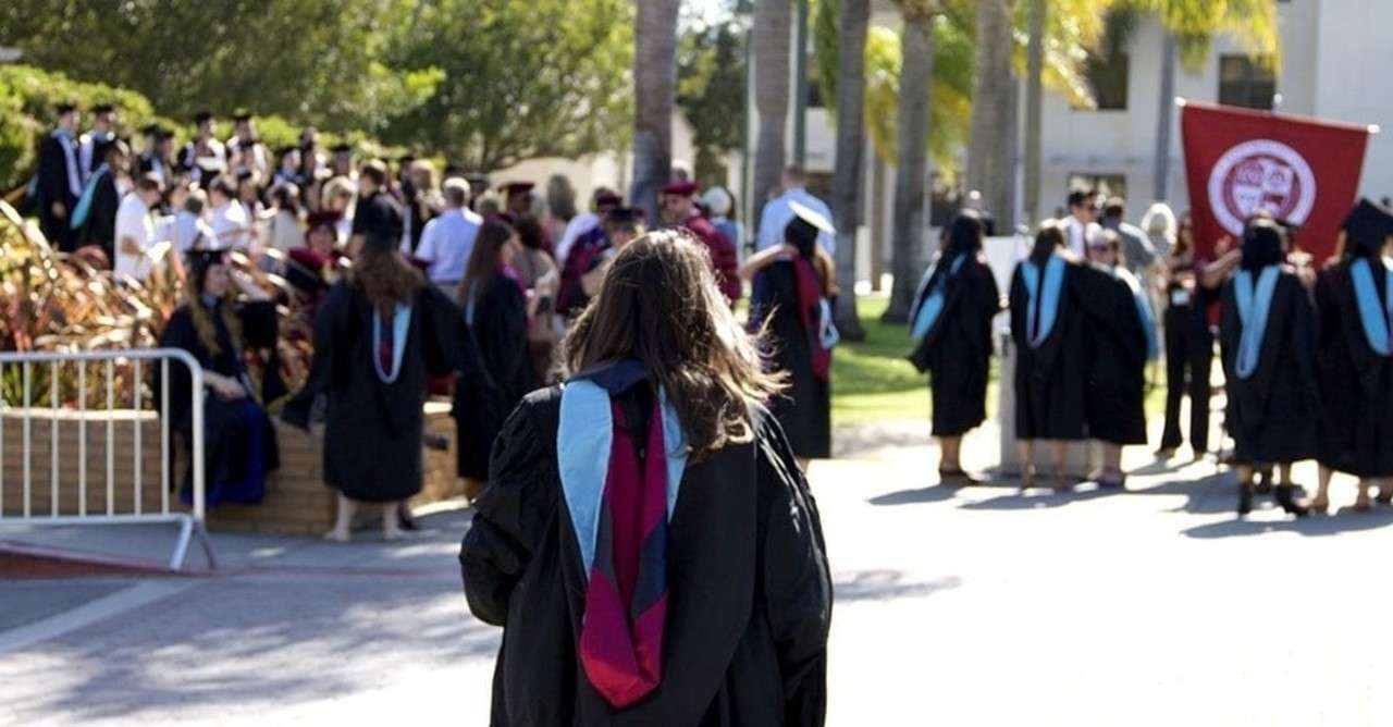 教育は人生の礎 海外の名門大学卒業式のスピーチから学ぶ Junko Note
