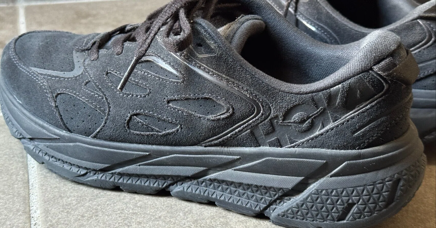 Added HOKA CLIFTON L SUEDE BLACK to my winter sneakers｜りおつ